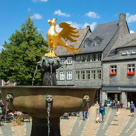 Haus Mittenmank am Marktplatz Goslar Exterior foto