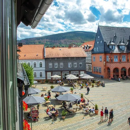 Haus Mittenmank am Marktplatz Goslar Exterior foto